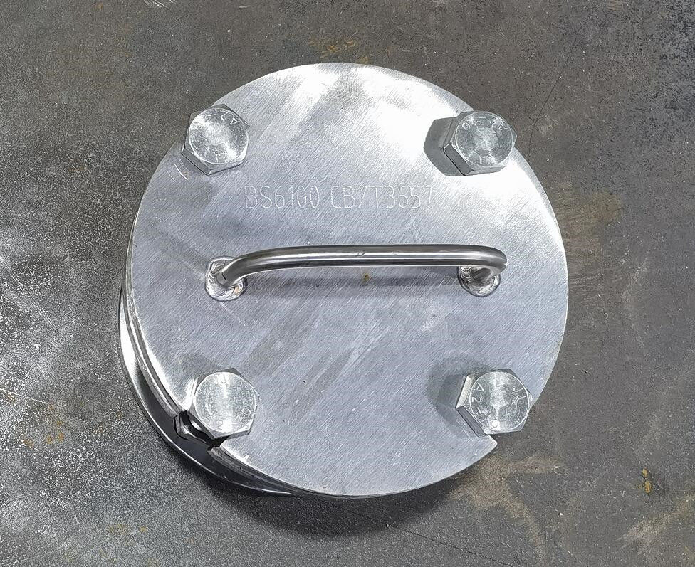 Shore Connection Stainless Steel International Shore Connection Outer Diameter: 215mm DIAMETER OF THE BOLT JOINT GARDEN